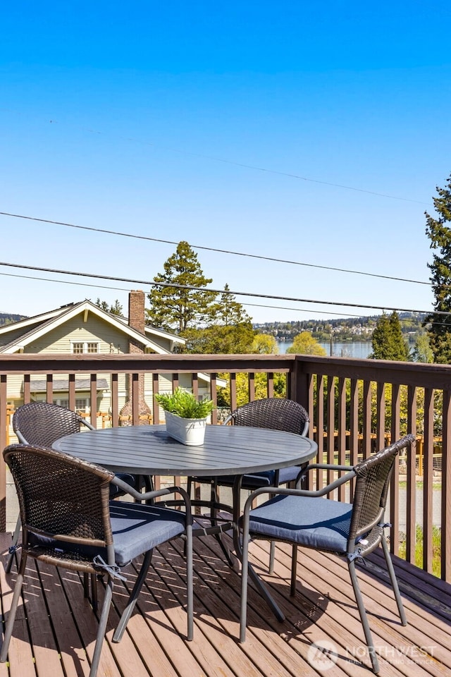 deck featuring outdoor dining space