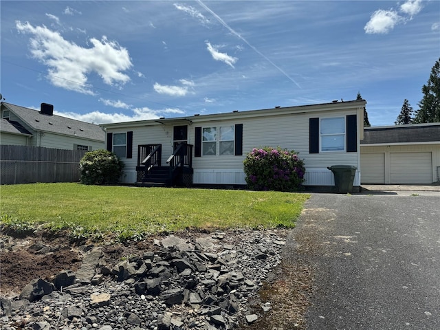 181A-B Beacon Hill Dr, Longview, WA 98632 - manufactured / mobile home featuring a garage