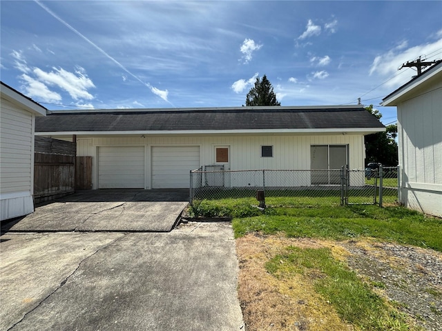 181A-B Beacon Hill Dr, Longview, WA 98632 - view of front of house featuring an attached garage, roof with shingles, and concrete driveway