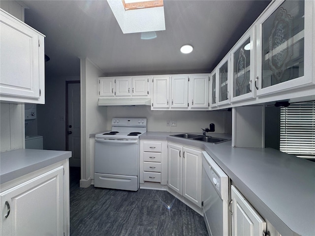 181A-B Beacon Hill Dr, Longview, WA 98632 - kitchen featuring white appliances, a sink, a skylight, under cabinet range hood, and light countertops