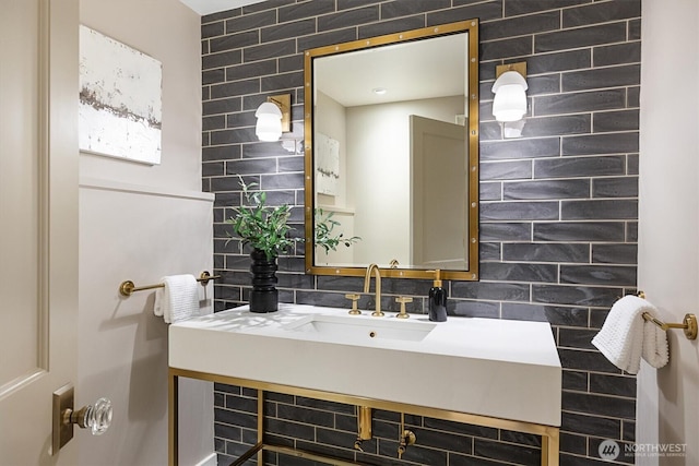 2720 W Galer St, Seattle, WA 98199 - bathroom featuring vanity