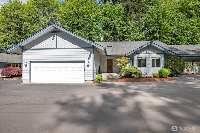2955 Glenwood Dr Unit 5, Longview, WA 98632 - ranch-style house with a garage and aphalt driveway