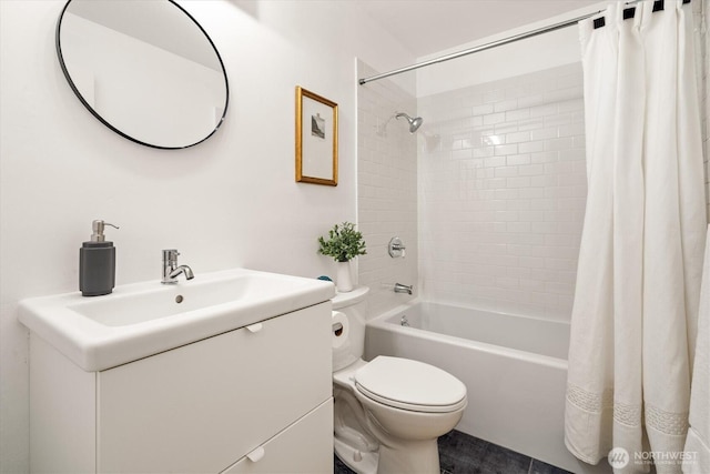 2501 Canterbury Ln E Unit 122, Seattle, WA 98112 - bathroom with toilet, shower / tub combo with curtain, and vanity