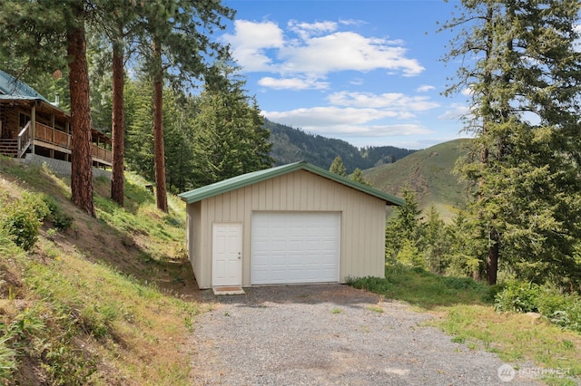 9381 Olalla Cayon Rd, Cashmere, WA 98813 - detached garage featuring driveway and a mountain view