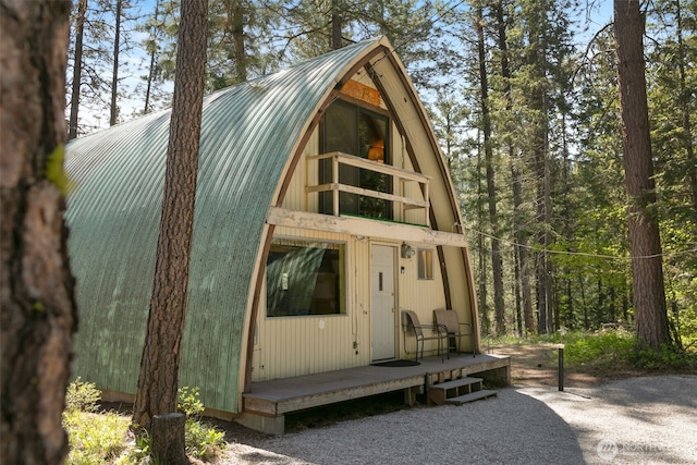 view of outbuilding