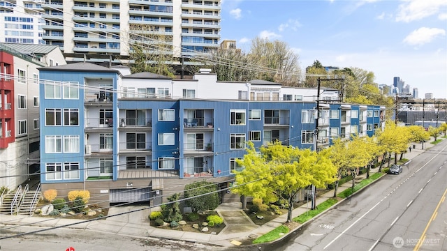 500 Elliott Ave W Unit 309, Seattle, WA 98119 - view of apartment building / complex featuring a city view