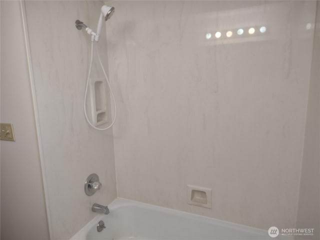 312 SE 9th St, College Place, WA 99324 - full bath with tub / shower combination