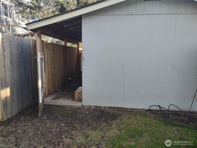 312 SE 9th St, College Place, WA 99324 - view of outdoor structure featuring fence