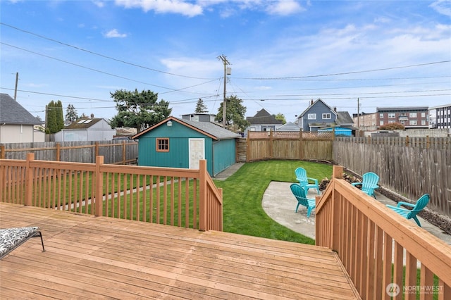 814 E Wright Ave, Tacoma, WA 98404 - wooden terrace with a fenced backyard and a residential view