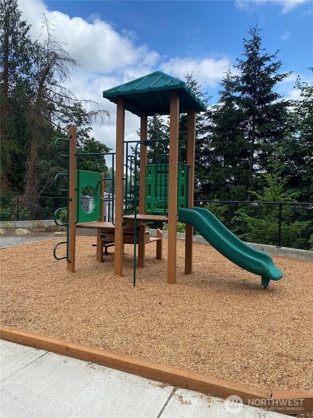 8818 NE 173rd Pl Unit B, Bothell, WA 98011 - view of communal playground