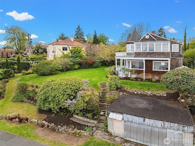 4201 N Mason St, Tacoma, WA 98407 - view of grassy yard featuring a balcony