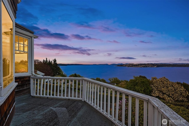 4201 N Mason St, Tacoma, WA 98407 - balcony with a water view