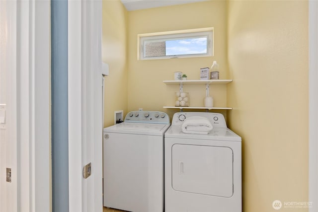 1140 Twin Lakes Rd, Cle Elum, WA 98922 - washroom with washer and dryer