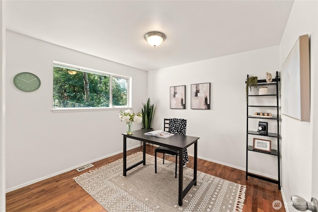 14207 6th Ave S, Burien, WA 98168 - home office featuring wood finished floors, baseboards, and visible vents