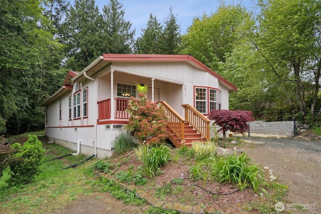 manufactured / mobile home with a porch