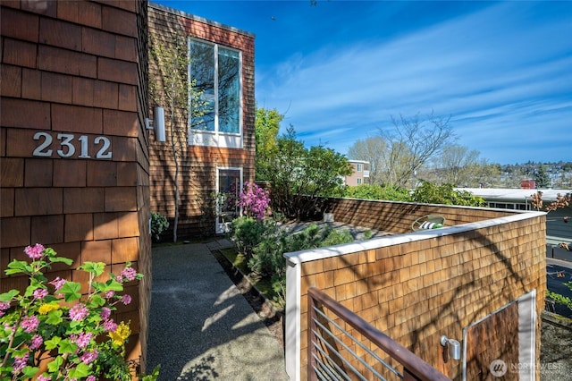 2312 W Crockett St, Seattle, WA 98199 - view of side of property