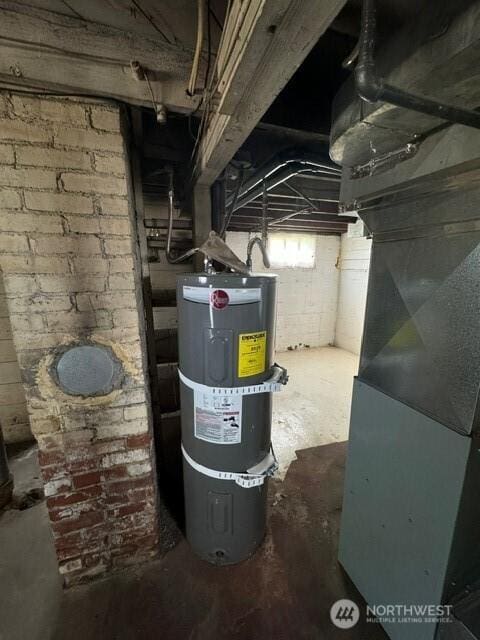 609 S 16th Ave, Yakima, WA 98902 - utility room with secured water heater