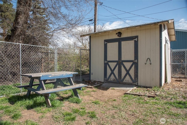 708 S Park Pl, Ellensburg, WA 98926 - view of shed with fence