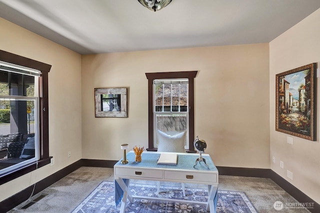 250 SE Andrews St, Issaquah, WA 98027 - carpeted home office with baseboards