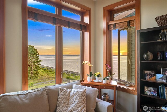 9535 Semiahmoo Pkwy Unit B305, Blaine, WA 98230 - view of sitting room