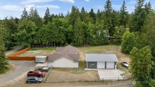 231 E Heights Pl N, Belfair, WA 98528 - aerial view of property and surrounding area