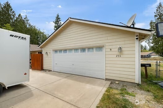 231 E Heights Pl N, Belfair, WA 98528 - view of detached garage