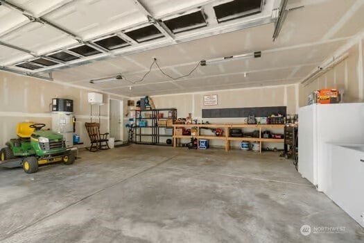 231 E Heights Pl N, Belfair, WA 98528 - view of garage