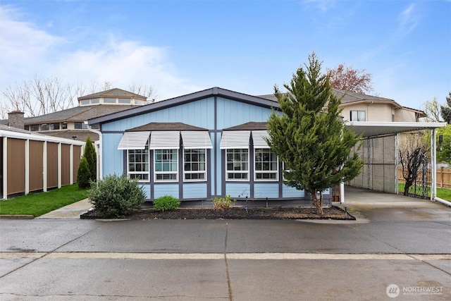 1340 Gloria Ln, Walla Walla, WA 99362 - view of front of property featuring a carport and driveway