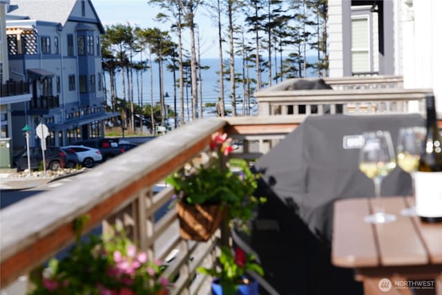 211 Market St, Pacific Beach, WA 98571 - balcony featuring grilling area
