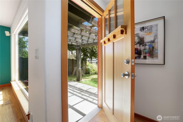 3754 SW 107th St, Seattle, WA 98146 - entryway with baseboards