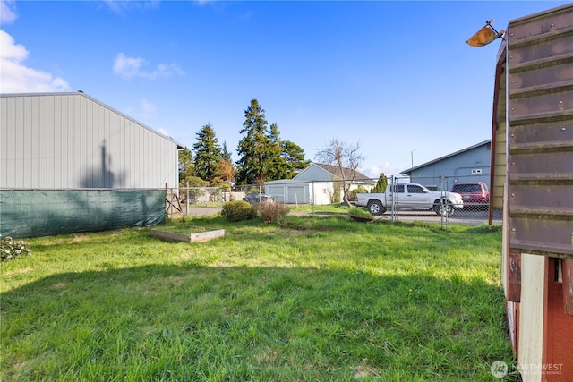 2824 Pacific Ave, Hoquiam, WA 98550 - view of yard with fence
