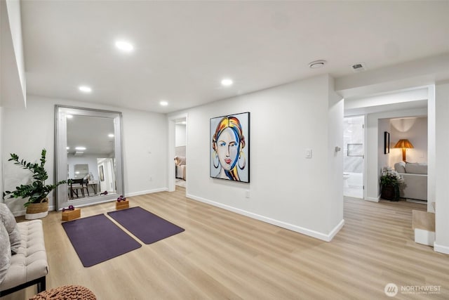 3115 103rd Ave NE, Bellevue, WA 98004 - exercise area with light wood-style floors, recessed lighting, and baseboards