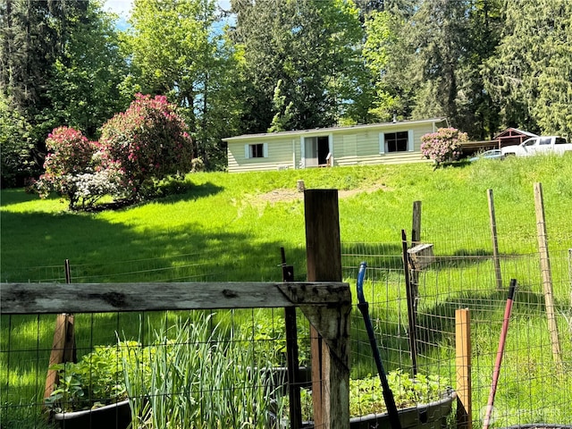 view of yard featuring fence