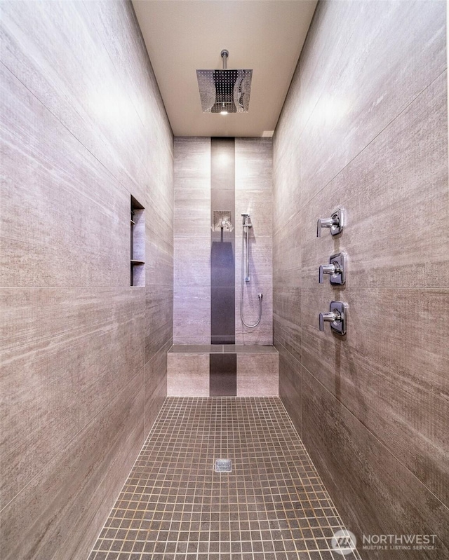 5469 Wood Duck Loop, Blaine, WA 98230 - full bath with tiled shower