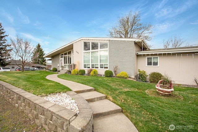 1444 SE Central Ave, College Place, WA 99324 - view of front facade with a front lawn