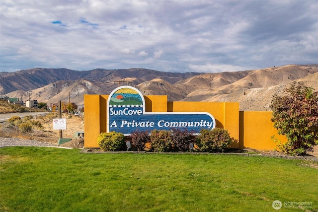 560 W Emerson Dr, Orondo, WA 98843 - community / neighborhood sign with a mountain view and a yard