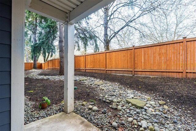 12519 SE 41st Pl Unit B103, Bellevue, WA 98006 - view of yard featuring a fenced backyard