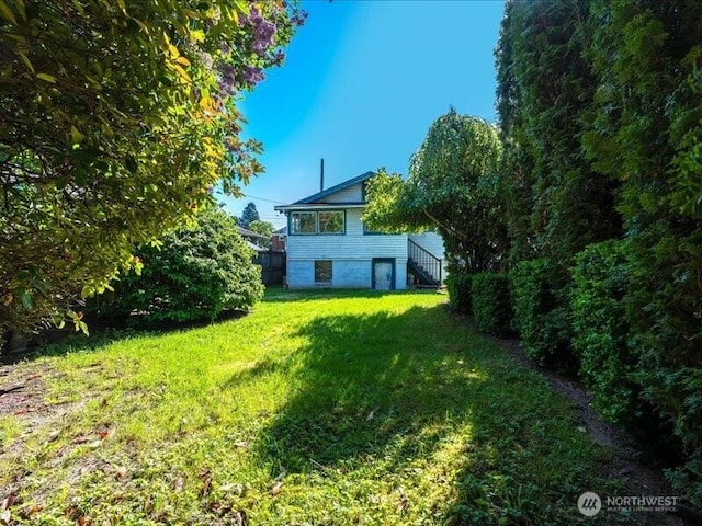 8434 34th Ave S, Seattle, WA 98118 - view of green lawn
