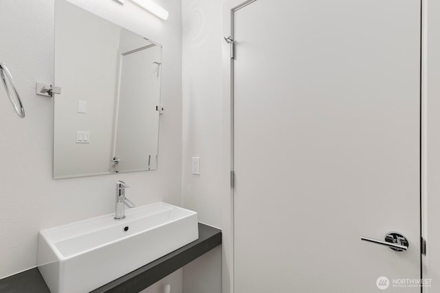 3929 2nd Ave NE, Seattle, WA 98105 - bathroom with vanity