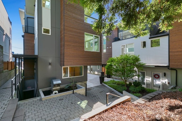 3929 2nd Ave NE, Seattle, WA 98105 - back of house featuring a patio