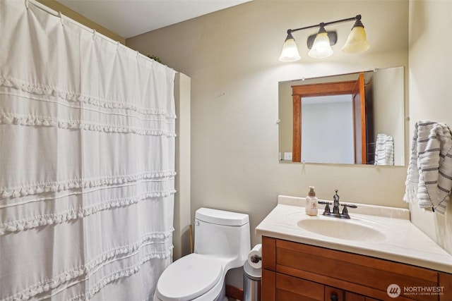 14900 NE Critter Hill Dr, Amboy, WA 98601 - full bathroom featuring vanity, toilet, and a shower with curtain