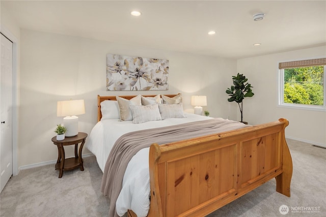 9115 SE 72nd Pl, Mercer Island, WA 98040 - bedroom featuring light colored carpet, baseboards, and recessed lighting