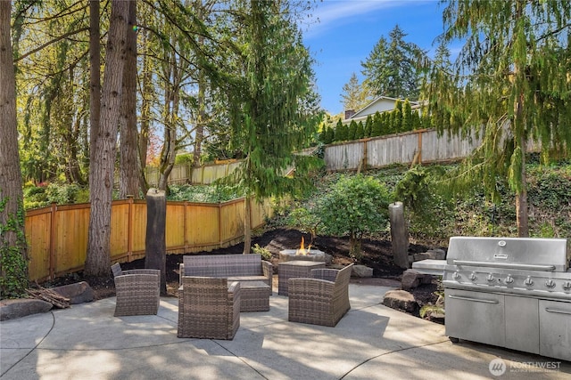 9115 SE 72nd Pl, Mercer Island, WA 98040 - view of patio featuring outdoor lounge area, grilling area, and a fenced backyard