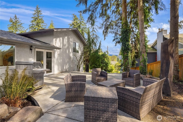 9115 SE 72nd Pl, Mercer Island, WA 98040 - view of patio with fence and an outdoor hangout area