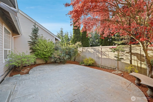 14026 SE 238th Ln, Kent, WA 98042 - view of patio with a fenced backyard