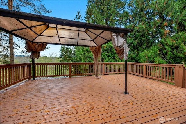 11819 Nevers Rd, Snohomish, WA 98290 - wooden terrace with a gazebo