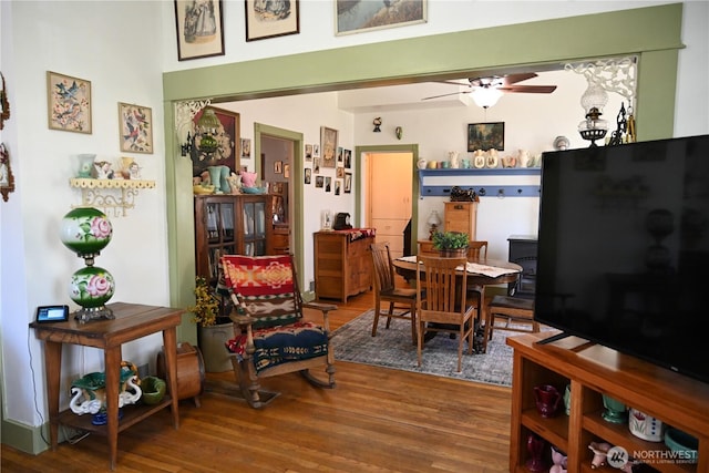 1321 Chestnut St, Milton-Freewater, OR 97862 - dining area with ceiling fan and wood finished floors
