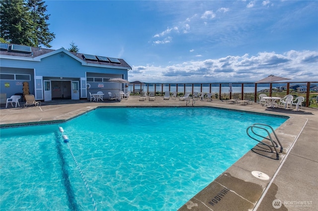 5195 NE Cedar Ln, Hansville, WA 98340 - community pool with a patio