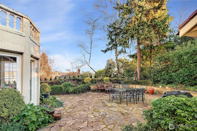 180 Lake Washington Blvd E, Seattle, WA 98112 - view of patio / terrace with outdoor dining area