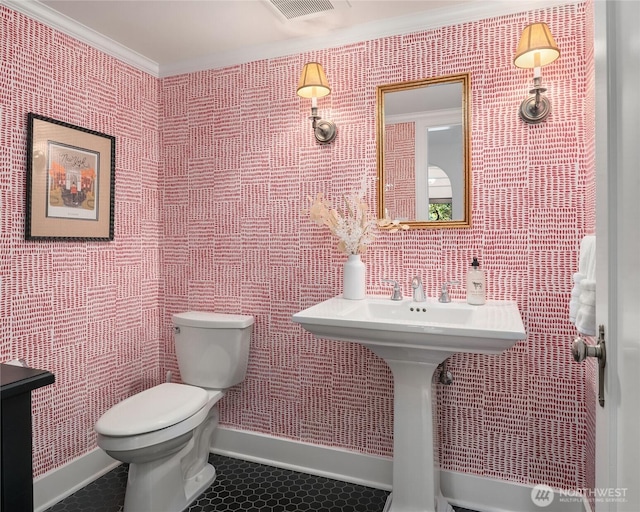 1919 Shenandoah Dr E, Seattle, WA 98112 - half bath featuring toilet, tile patterned floors, and tile walls